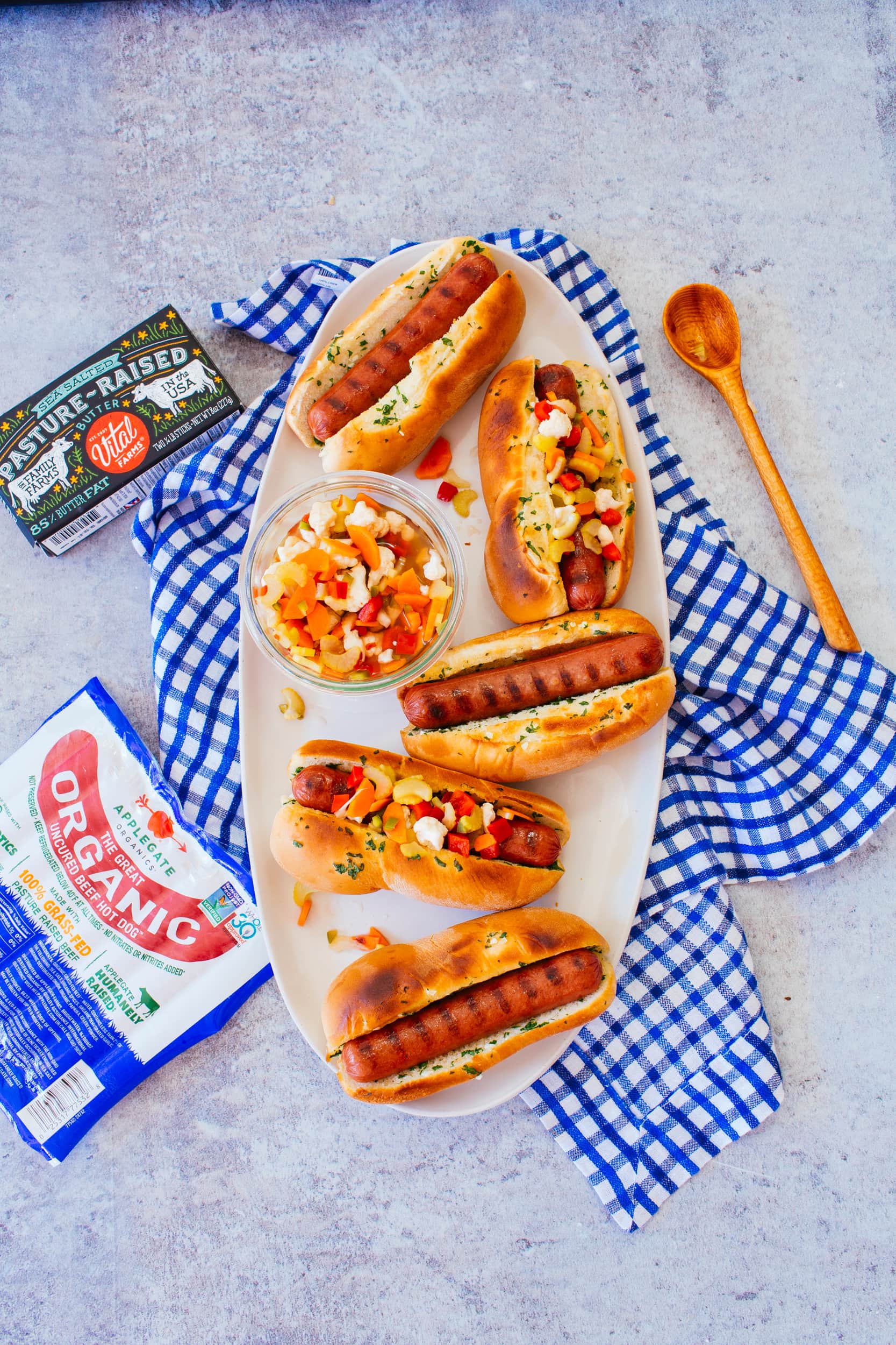 Recipes - Hot Dogs with Toasted Garlic Buns and Crunchy Giardiniera -  Applegate