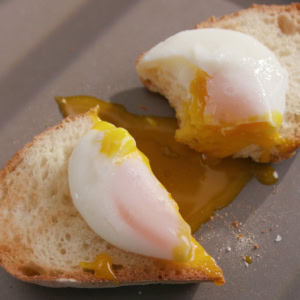 6 Ways To Poach Eggs