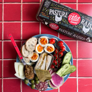 How To Build The Perfect Snack Plate